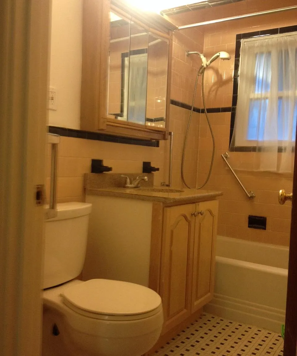 7 bed, 1800 sqft, $1,075 — Photo 3