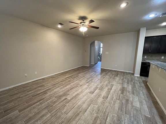 4th image of 1238 Hogg Ct