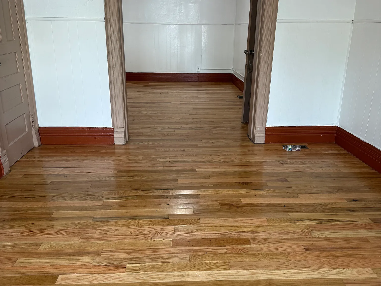 1113 Genesee St — Photo 3