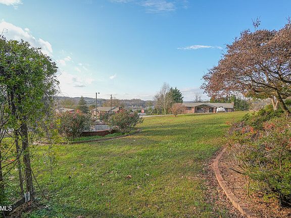 5th image of 1242 Top Hill Cir