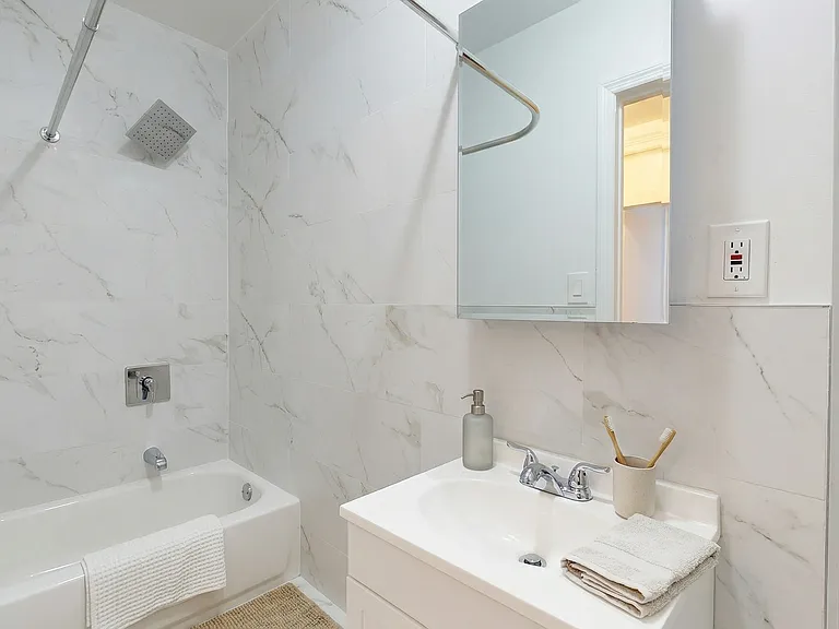 1475 Amsterdam Ave #8 — Photo 4