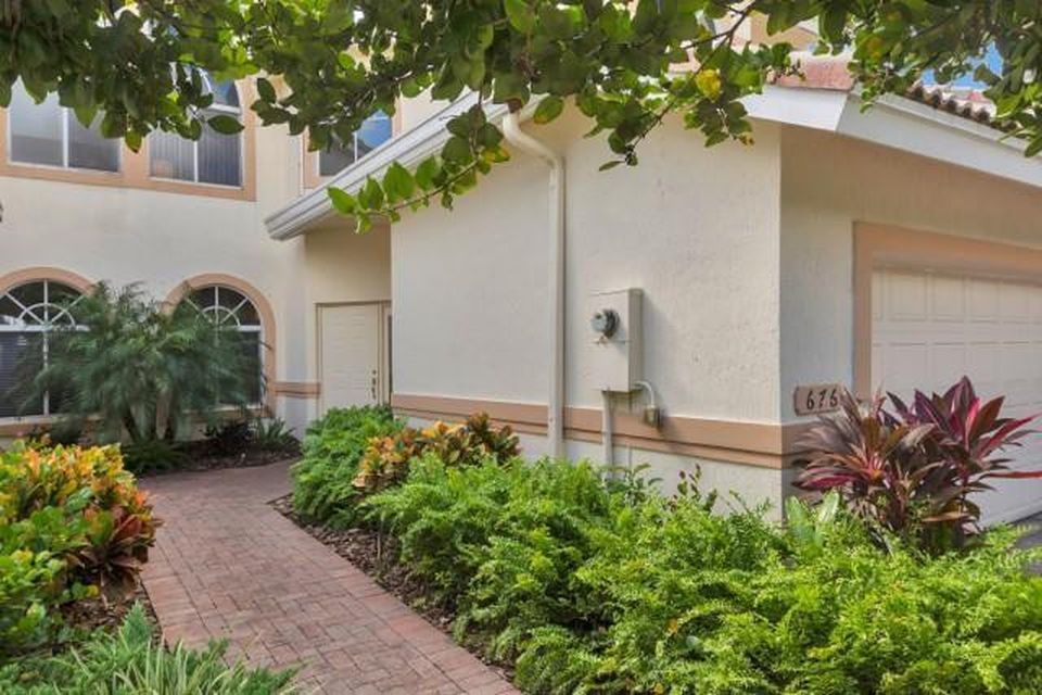 676 W Palm Aire Drive, photo 6