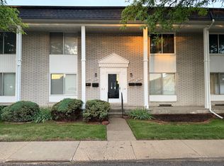 28096 Universal Dr, Warren, MI 48092
