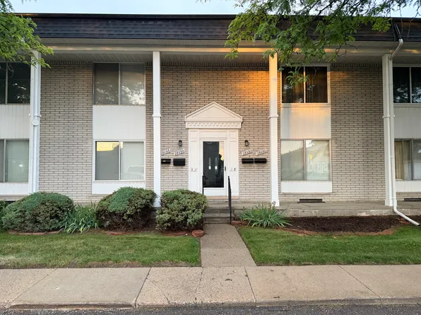 28096 Universal Dr, Warren, MI 48092