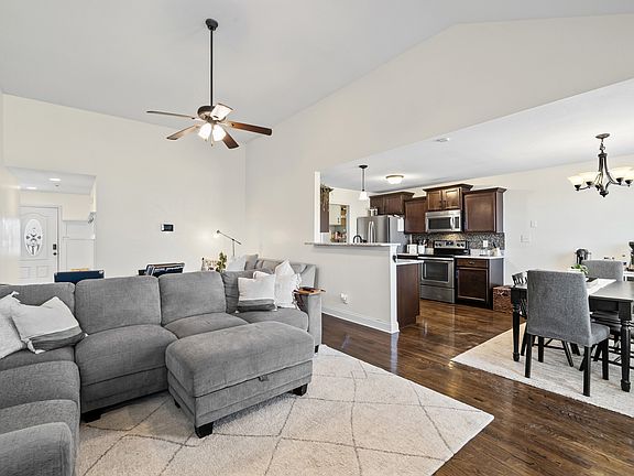 5th image of 2325 Spike Ct