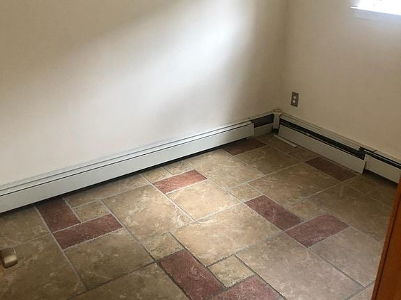 5th image of 6023 74th St #1F