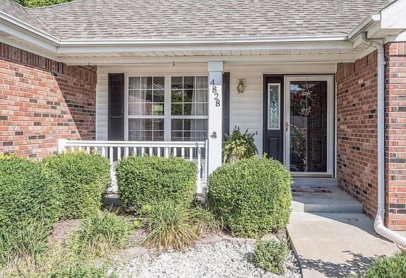 Nice covered front porch