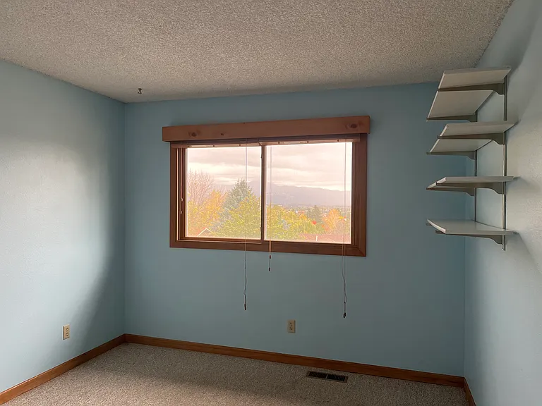 Continental Way — Photo 11