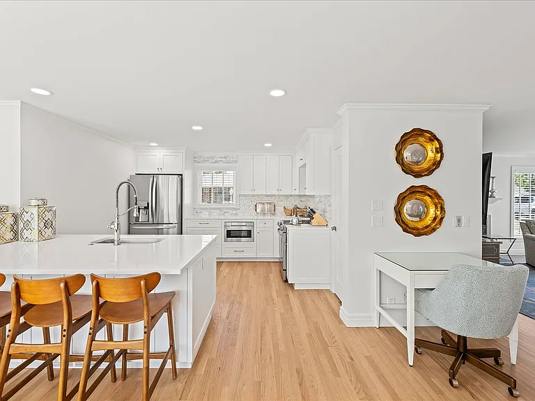 6521 Avondale Dr — Photo 16
