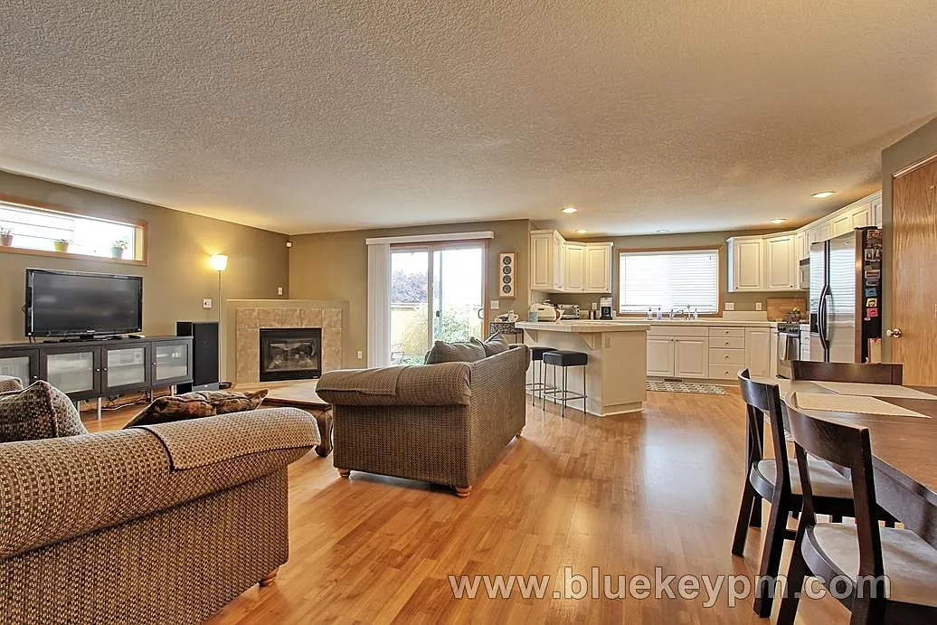Hazel Dell 4 Bed ,2.5 Bath with Neighborhood Pool and Fitness Center Near NE 99th Street — Photo 4