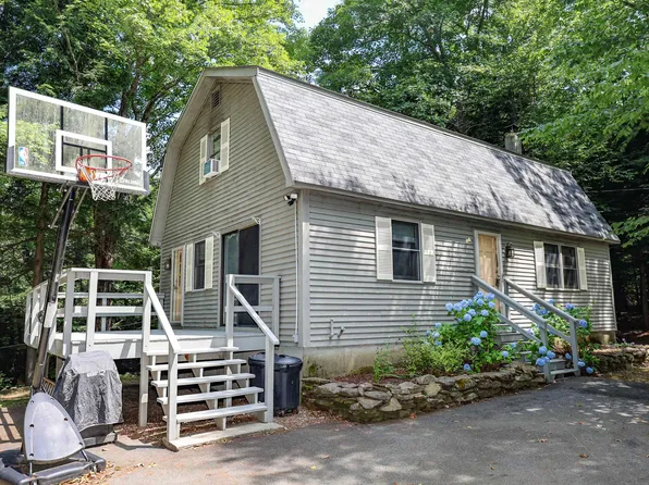 43 Hunter Drive, Epping, NH 03042