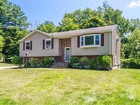 4 Colburn St, Natick, MA 01760