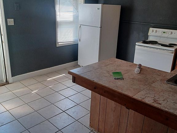 5th image of 6109 Freeman Ave