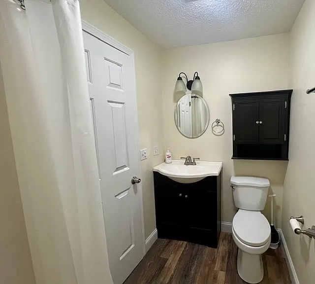 Second Bathroom with Tub & Shower