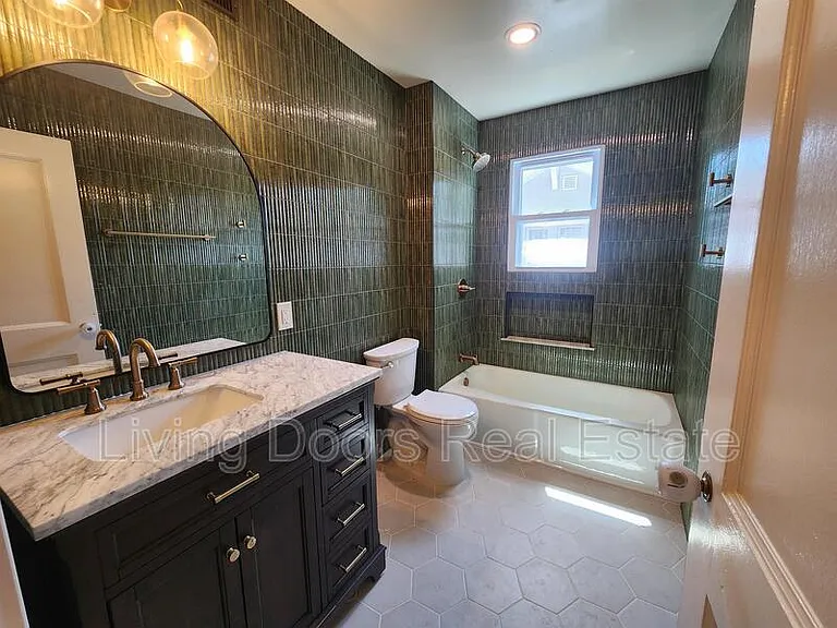 2300 Sewell St — Photo 27