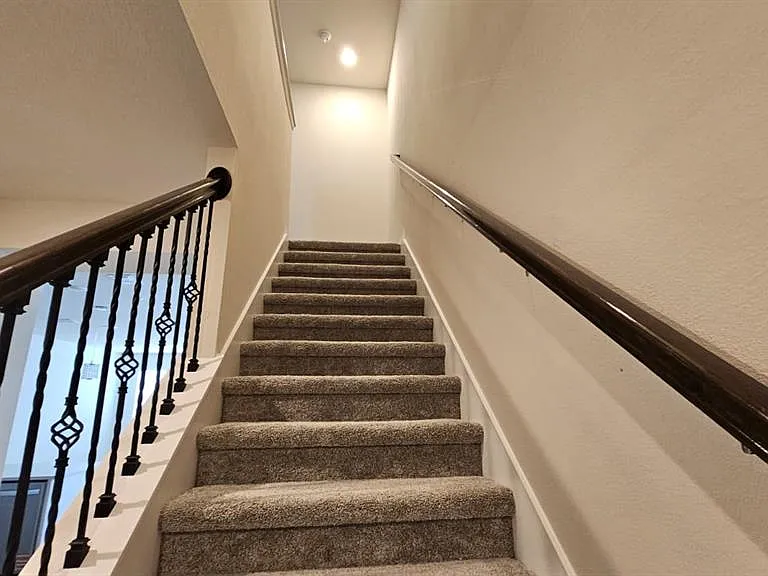 10274 Hadley St — Photo 3