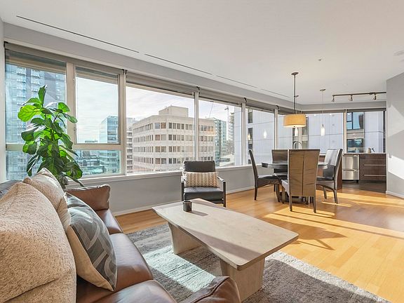 2nd image of 1177 Hornby St #907