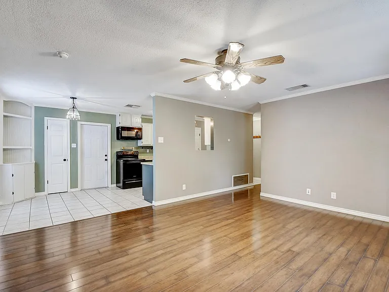 3429 Harvest Dr — Photo 4