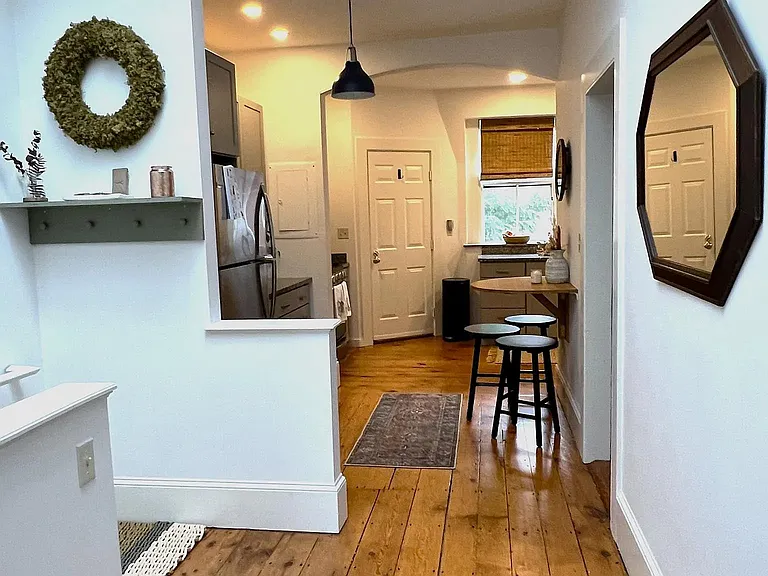 386 Essex St #5 — Photo 7