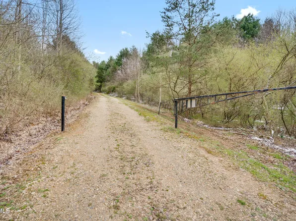 151 Windy Hl, Butler, TN 37640