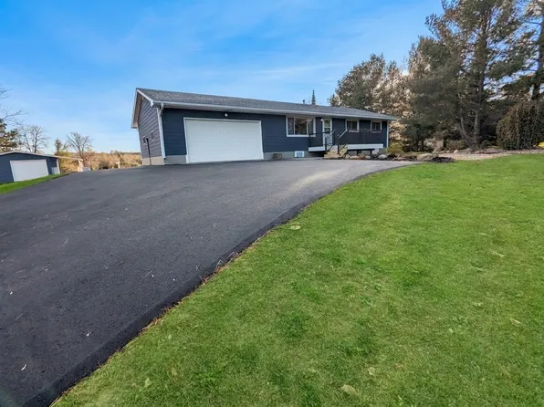 771 McCutcheon Rd, Hudson, WI 54016