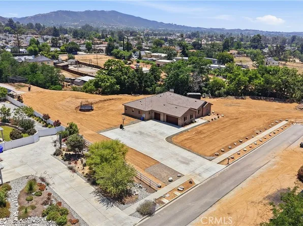 12865 Custer St, Yucaipa, CA 92399