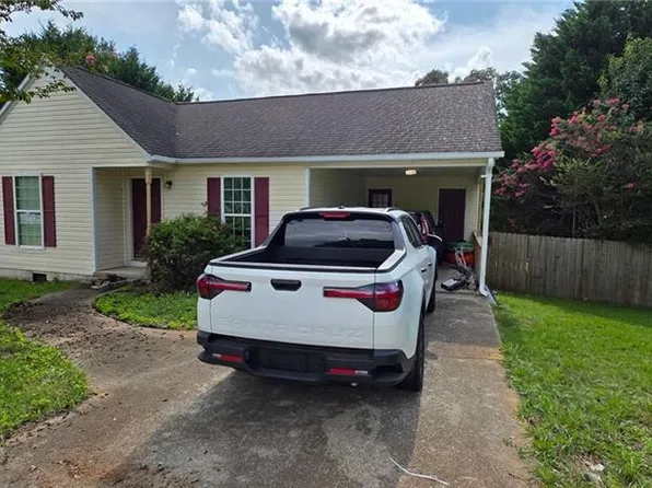 5831 Fieldstone Ct, Clermont, GA 30527