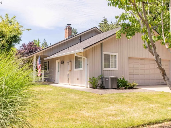 1367 N Ponderosa St, Canby, OR 97013