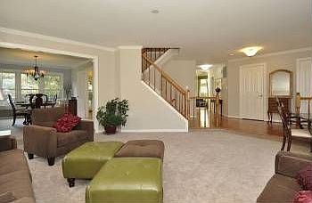 5th image of 310 Argosy Dr