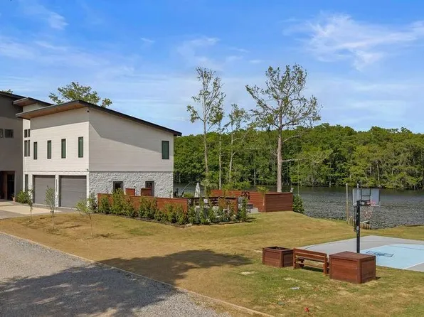 984 Marina Blvd, Mandeville, LA 70471