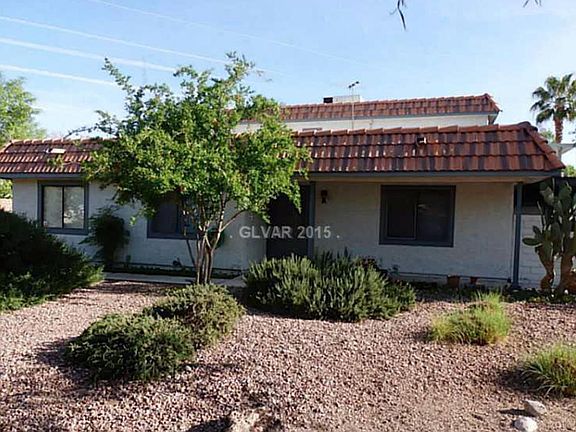 3rd image of 1100 Willow Tree Dr Unit A