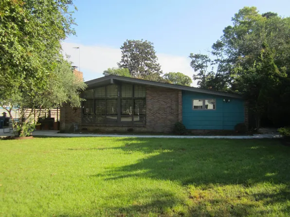 704 45th Ave. N, Myrtle Beach, SC 29577