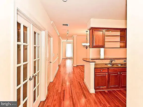 2 bed, 2.0 bath, 1698 sqft, $2,600 — Photo 4