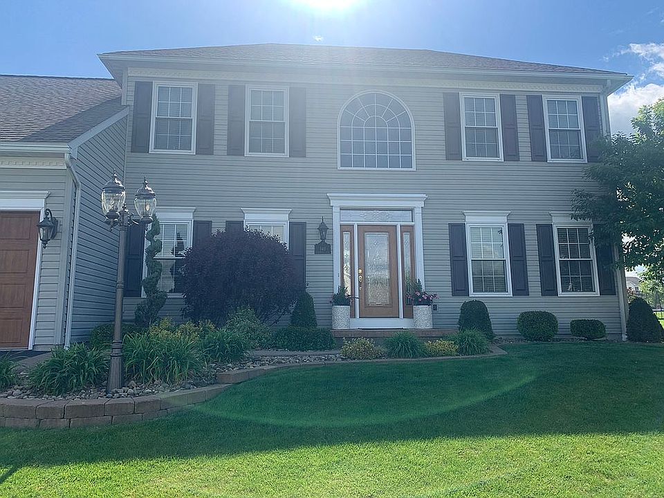 2nd image of 140 Honeysuckle Ln