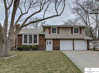 1025 S 216th St, Elkhorn, NE 68022