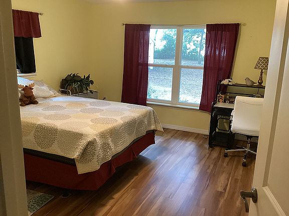 5th image of 35 Briley Ave