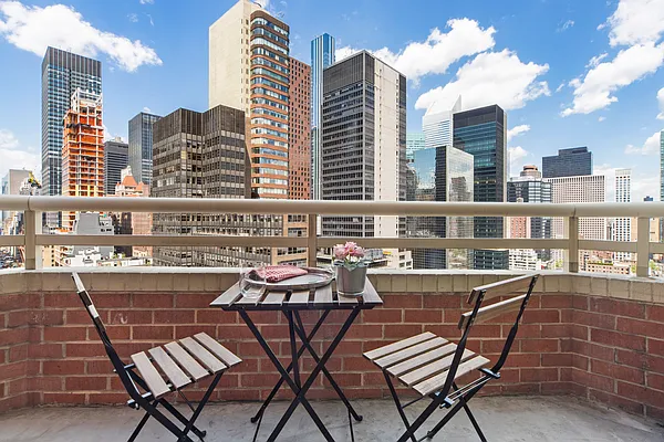 Sold by Compass | media 8