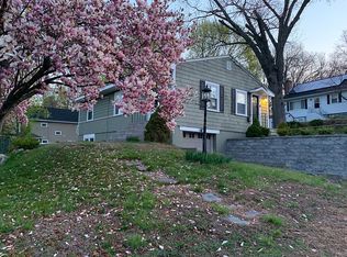 10 Blueberry Hill Rd, Woburn, MA 01801