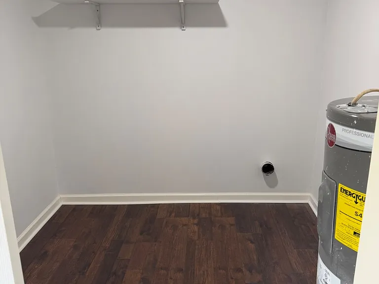 653 Carnathan Ct — Photo 12