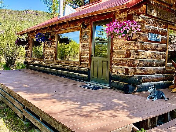 Front deck of cabin 