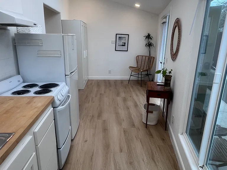 3929 Stanford Dr #1 — Photo 2