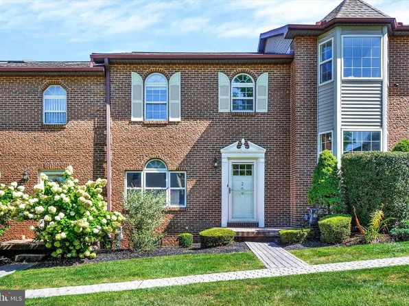 269 W Chestnut St, Dallastown, PA 17313