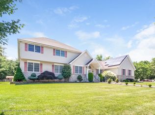 2284 Forest Ridge Ct, Toms River, NJ 08755