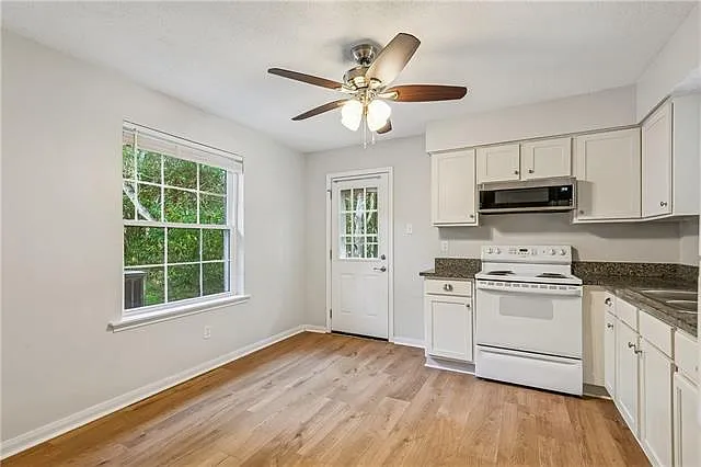 2 bed, 1.5 bath, 950 sqft, $1,500 — Photo 3