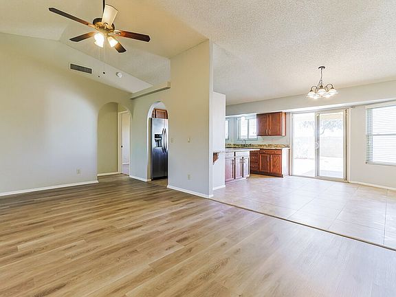 4th image of 7113 E Greenway St