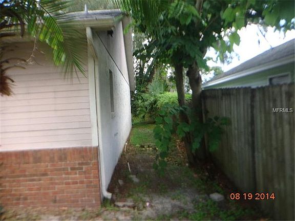 3rd image of 926 Meller Way