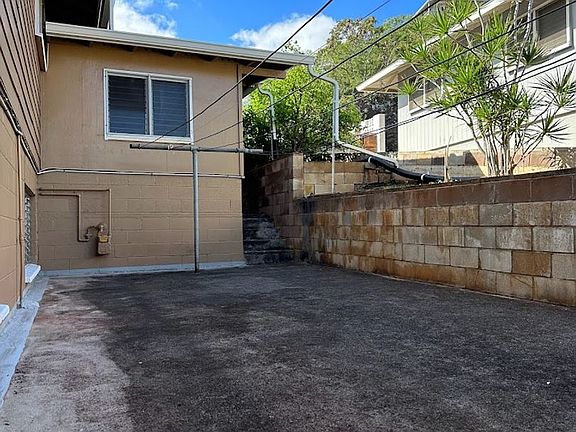 3rd image of 3463 Ala Akulikuli St #Ala