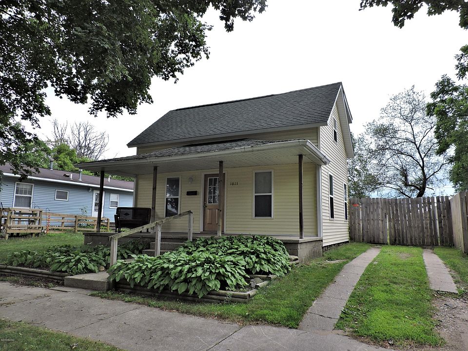 1st image of 1021 Rose Ave