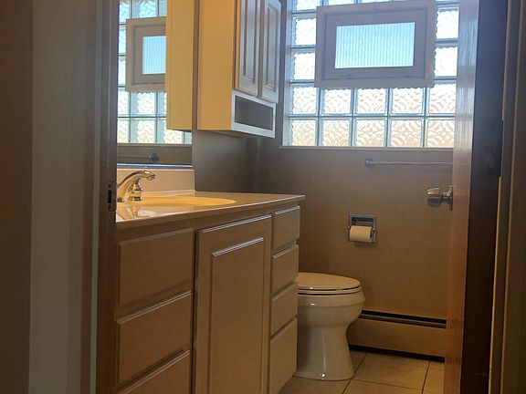 5th image of 4485 Central Ave #2