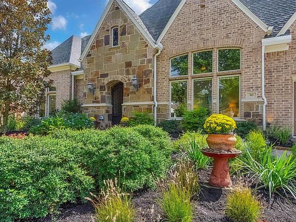 Welcome to 90 S Player Manor Circle located in the village of Sterling Ridge with convenient access to the Gary Player Golf Course. This stunning 3/4 bedroom, 3/1 bath home has a courtyard entry, 3,240 sq ft Main House, plus 511 sq ft Guest Quarters,